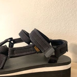 platform Tevas